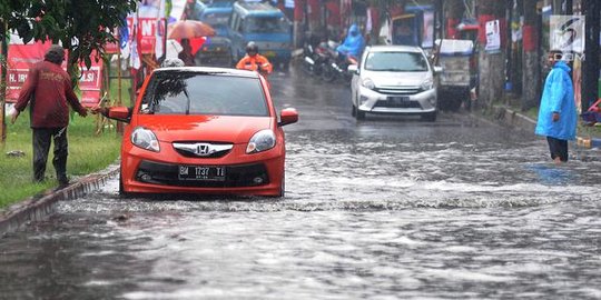 10 Cara Merawat Mobil di Musim Hujan, Supaya Tetap Save Riding