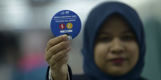 Pin Prioritas untuk Penumpang Khusus MRT Jakarta