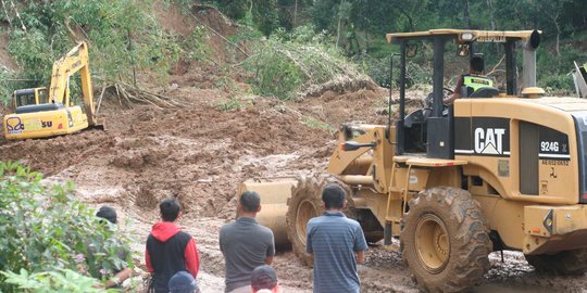 Tiga Desa di Sukajaya Masih Terisolir, Helikopter Ditambah untuk Kirim Logistik
