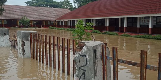 Terdampak Banjir, Sekolah di Karawang Terpaksa Diliburkan