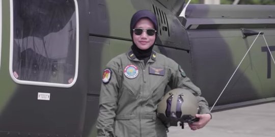 Kisah Anak Tukang Jagung Bakar Sukses Jadi Pilot Wanita Pertama di TNI AD