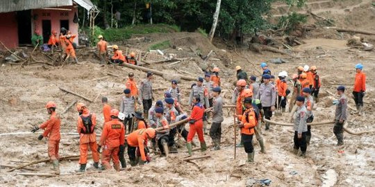 Pencarian Tiga Korban Longsor Sukajaya Bogor Dihentikan