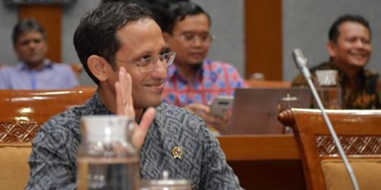 Mendikbud Nadiem Makarim Serahkan Naskah Soal Tes CPNS ke Panselnas