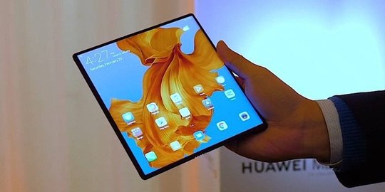 Smartphone Layar Lipat Huawei Diklaim Terjual 100 Ribu Unit Tiap Bulan