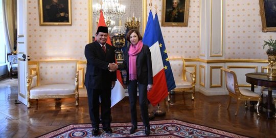 Perkuat Pertahanan RI, Prabowo Temui Menhan Prancis di Paris