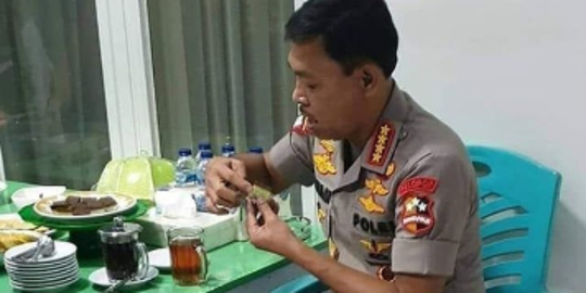 Viral Kapolri Jenderal Idham Azis Pakai Sandal Jepit