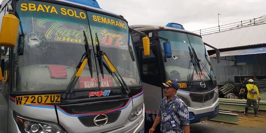 Polisi Kejar Pelaku Pelemparan Bus Sugeng Rahayu