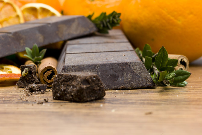 ilustrasi cokelat hitam