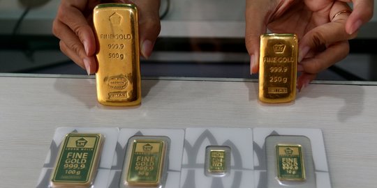 Usai Kemarin Turun Tajam, Harga Emas Hari ini Bertahan di Rp 767.000 per Gram