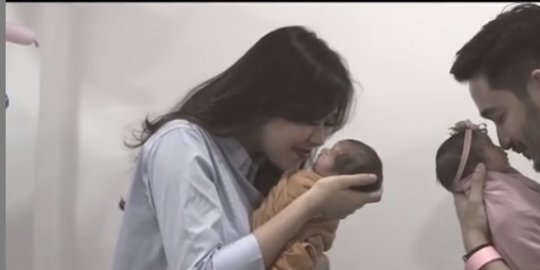 anaknya dengan sang istri rev1