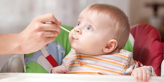 6 Makanan yang Tak Boleh Dikonsumsi oleh Anak Usia di Bawah 1 Tahun