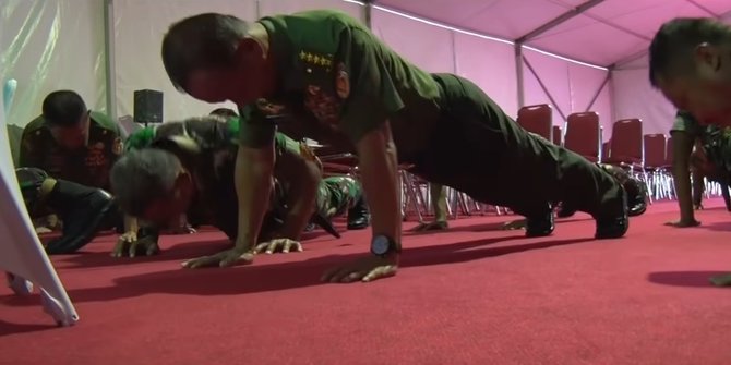 Kisah Jenderal Bintang 4 TNI Push Up di Kopassus