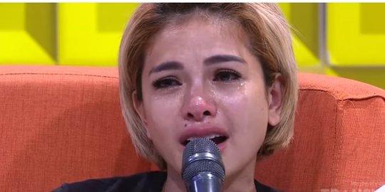 Sempat Berantem, Nikita Mirzani Nangis Minta Maaf ke Uya Kuya