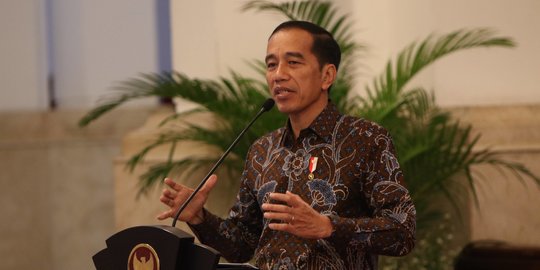 Jokowi Minta Kejagung Selesaikan Urusan Hukum Jiwasraya