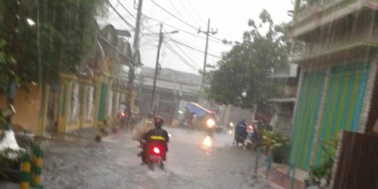 Strategi Pemkot Surabaya Atasi Banjir Dalam Dua Jam Merdeka Com