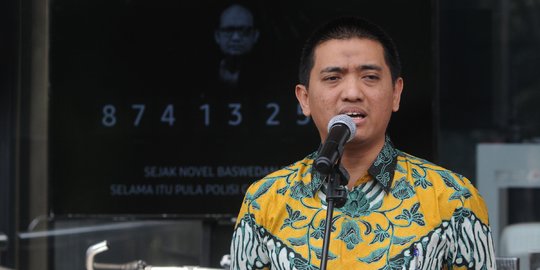 Ketua WP KPK Cuma Senyum Pembocor Sprinlidik ke Masinton Mirip Namanya