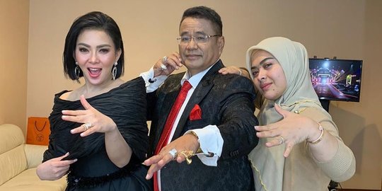 Hotman Paris Posting Foto Bareng Syahrini, Warganet Heboh