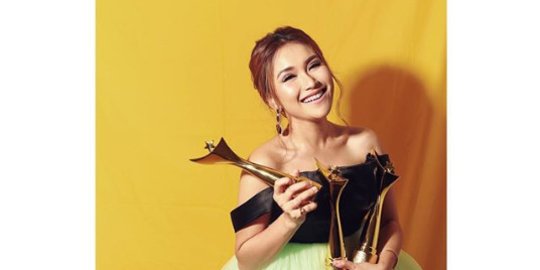 Ayu Ting Ting Posting Foto Masa Kecil, Warganet Bilang Sudah Cantik dari Dulu