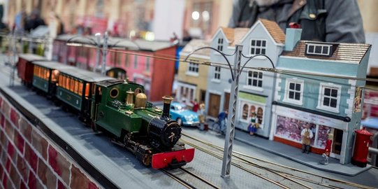 Serunya Bermain Kereta Model di Miniatur Kota London