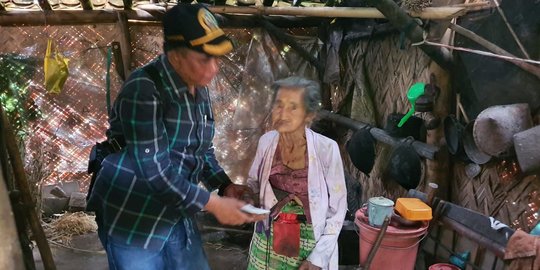 Nenek Sahut di Bondowoso, Tinggali Rumah Mau Roboh dan Nyaris Tak Tersentuh Bantuan