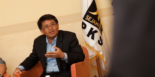 Presiden PKS Sebut Kapal Asing Boleh Ambil Ikan di Natuna Asal Izin