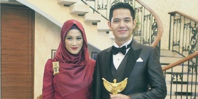 10 Pasangan Artis Indonesia Terpaut Usia Jauh, Ada yang Beda 45 Tahun