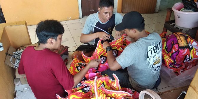 Cerita Pengrajin Barongsai dan Naga Liong Kebanjiran Order Jelang Imlek