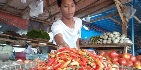 Cuaca Buruk, Harga Cabai di Karawang Meroket Hingga Rp100.000 per Kg