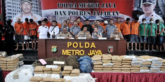 Polisi Ungkap Peredaran Ganja 1,3 Ton