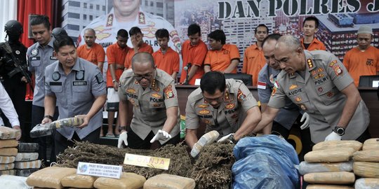 Polda Metro Jaya Bongkar Peredaran 1,3 Ton Ganja