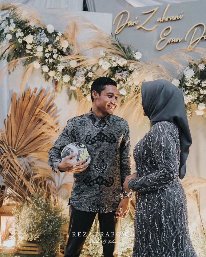 dewi zahra calon istri evan dimas