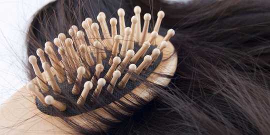 Postpartum Hair Loss: Ini Alasan Rambut Sering Rontok Usai Melahirkan