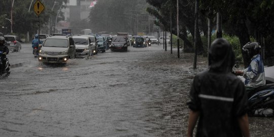 78 Lokasi di Jakarta Tergenang Akibat Hujan, Ada yang Sedalam 2,5 Meter
