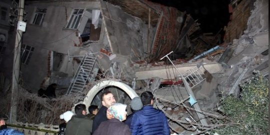 Gempa Magnitudo 6,8 Guncang Turki Timur, 18 Orang Dilaporkan Tewas