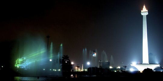 Mimpi Bung Karno, Patung Banteng di Sudut Monas