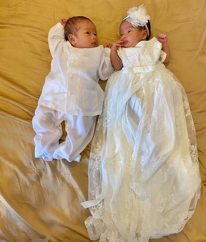 syahnaz dan jeje gelar acara akikah untuk bayi kembarnyainstagram syahnaz