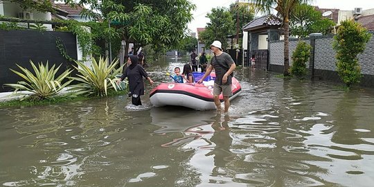 Banjir di Kawasan Bandung Raya Diduga Akibat Terowongan Air Tersendat Lumpur