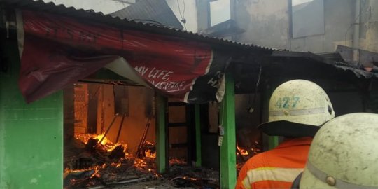 Kebakaran di Kebayoran Lama Utara, 33 Rumah Hangus