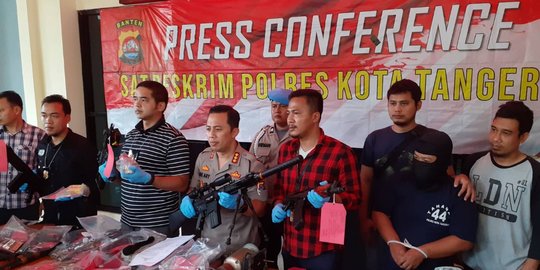Pegawai BUMN di Tangerang Nyambi Edarkan Senpi Rakitan, Jual Rp4 Juta Bonus Amunisi