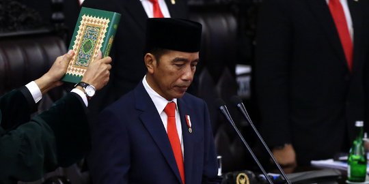 Kinerja Imigrasi Noda Merah 100 Hari Kerja Jokowi-Ma'ruf