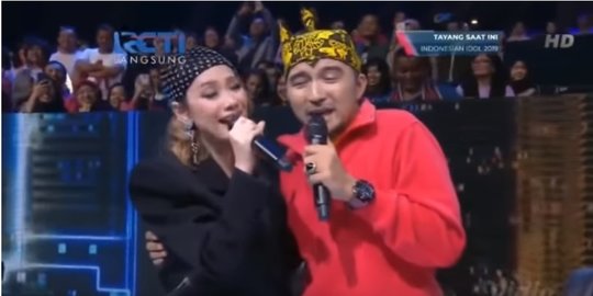 momen tiara panik lihat ayahnya duet dengan bcl sampai pegangan tangan