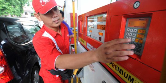 Menko Airlangga Sebut Harga BBM Bisa Turun Sebagai Dampak Wabah Virus Corona