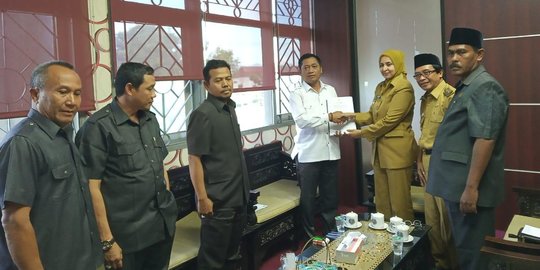 Petahana Maju Pilkada Jember secara Independen karena 'Dimusuhi' Partai