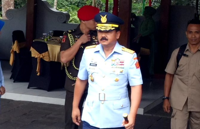 panglima tni marsekal tni hadi tjahjanto di astana giribangun