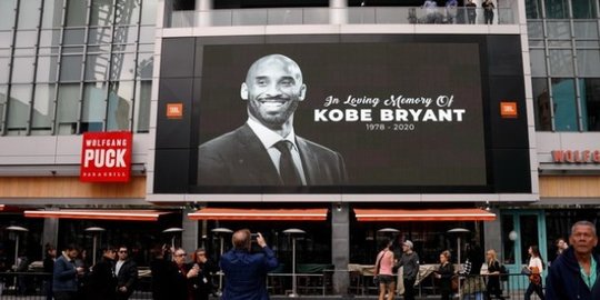 Kobe Bryant Meninggal, Ini 7 Potret Kesedihan Para Fans yang Berduka