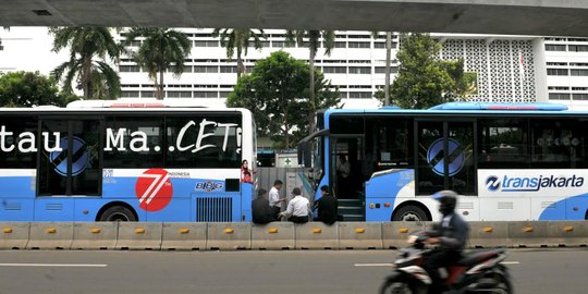 Transjakarta akan Laporkan Pengendara Motor Dinas Terobos Busway & Ancam Petugas