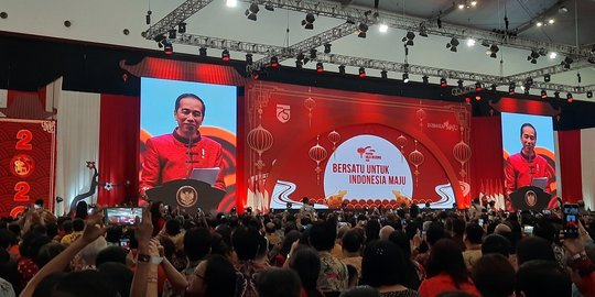 Pakai Baju Cheongsam, Jokowi Hadiri Perayaan Imlek Nasional