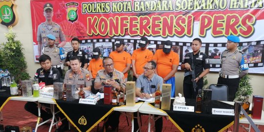 Polisi Bongkar Sindikat Pengoplos Miras Bermerek dengan Alkohol 90 Persen