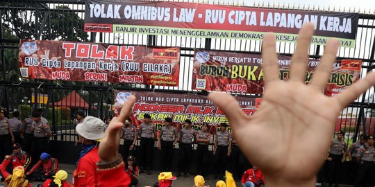 Gelar Rapat dengan Pengusaha, DPR Pesimis Omnibus Law Bisa Sejahterakan Pekerja