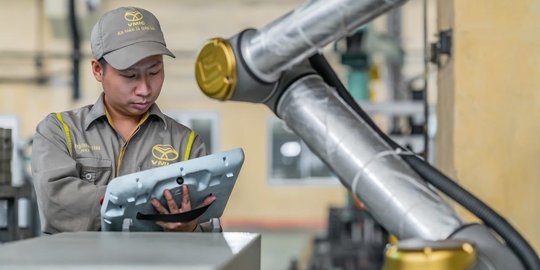 Bos BKPM Ingatkan Pekerja Berkemampuan Rendah Bakal Tergantikan Robot